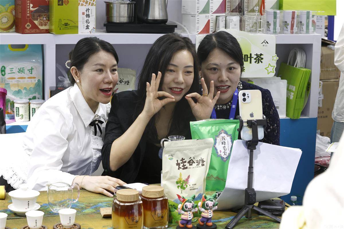 乐博现金换网址了